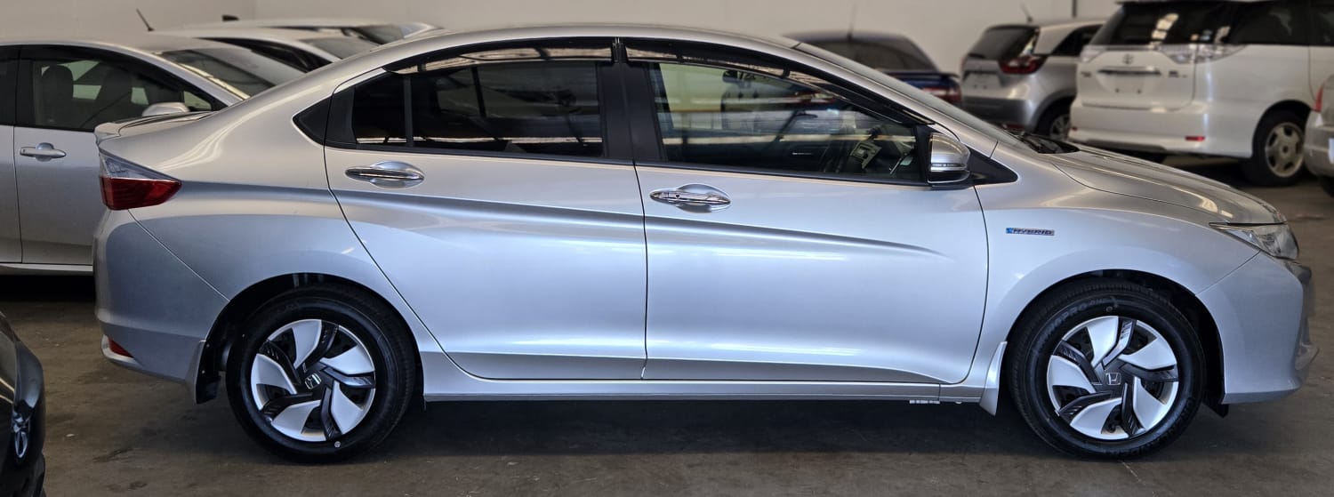 Honda Grace Hybrid 2014