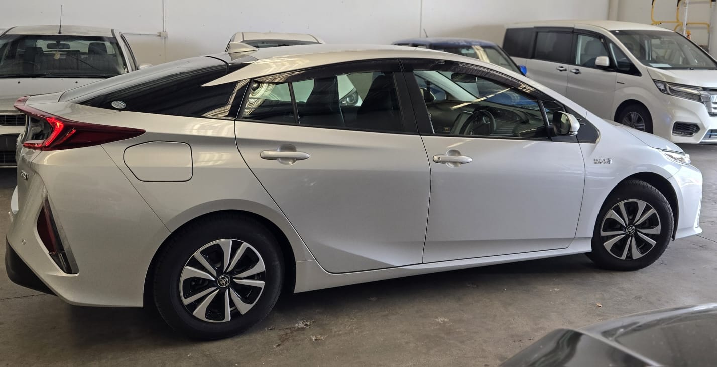 Toyota Prius Hybrid PHV